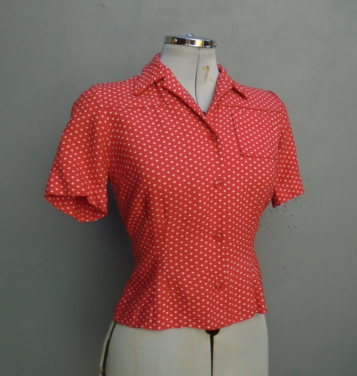 Outstanding Vintage CC41 1940s Blouse Red White Spotty Polka Dot UK XS