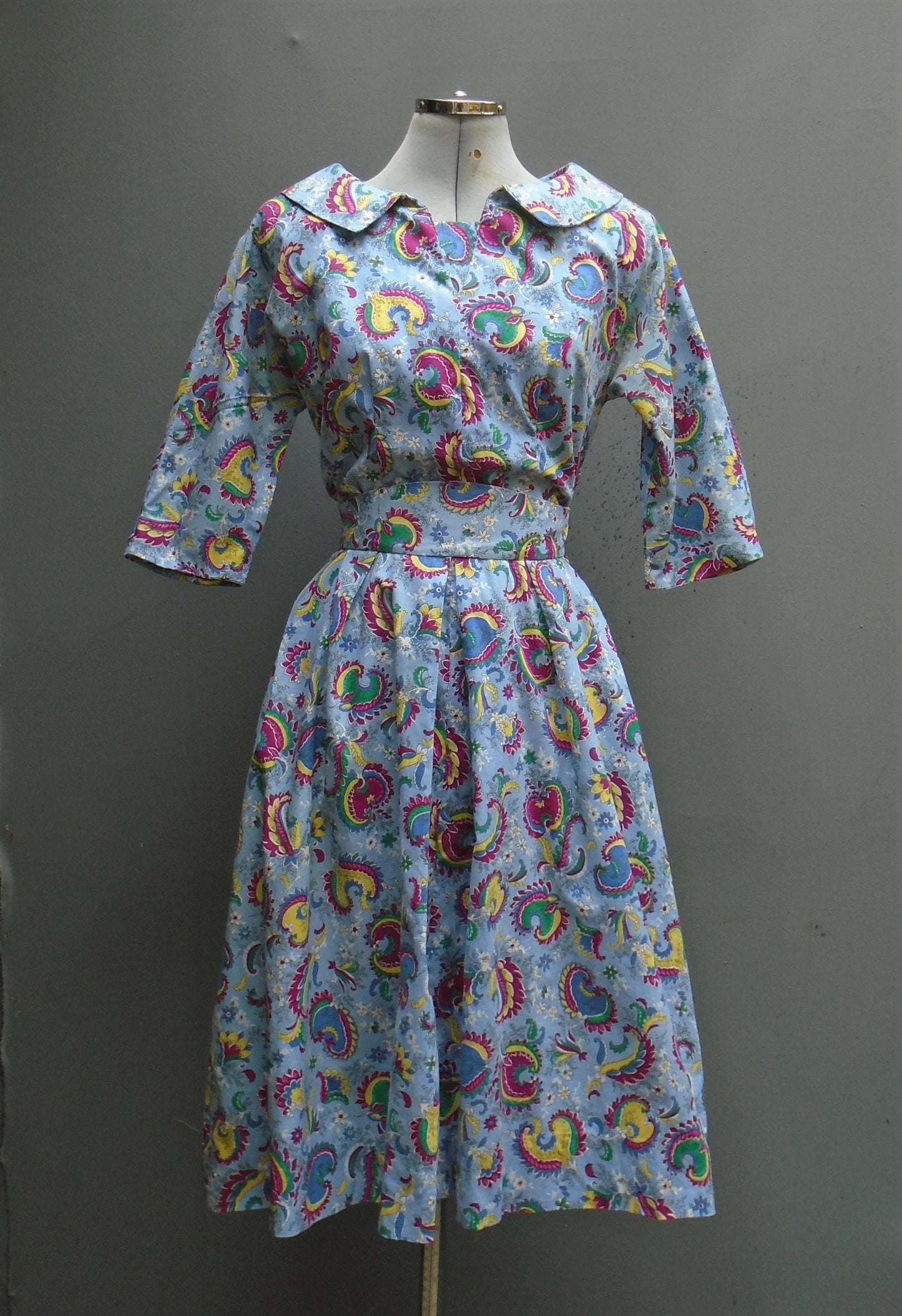 Original 1950s Dress Novelty Print Bold Floral Blue Yellow Cotton UK S/M