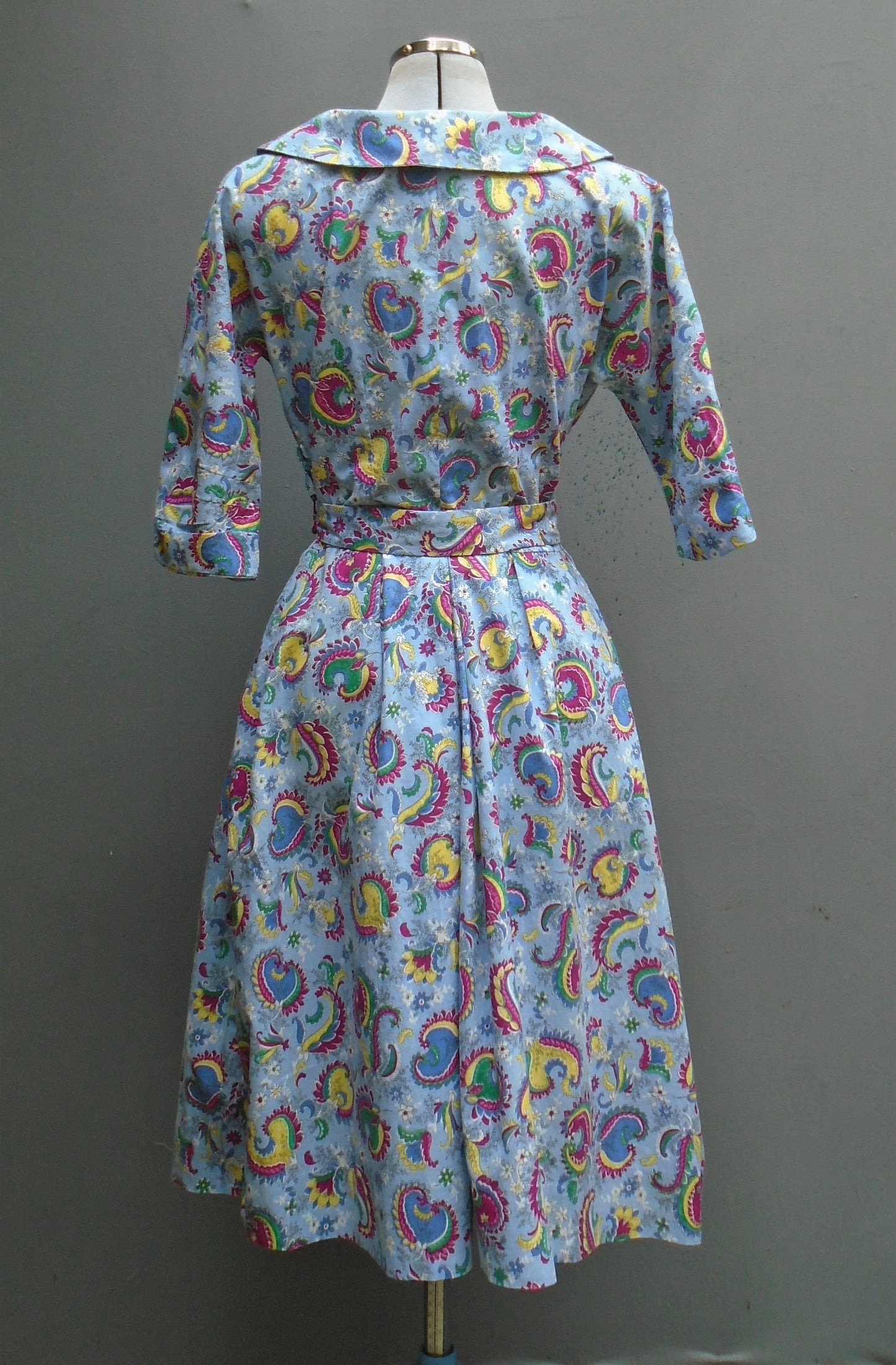 Original 1950s Dress Novelty Print Bold Floral Blue Yellow Cotton UK S/M