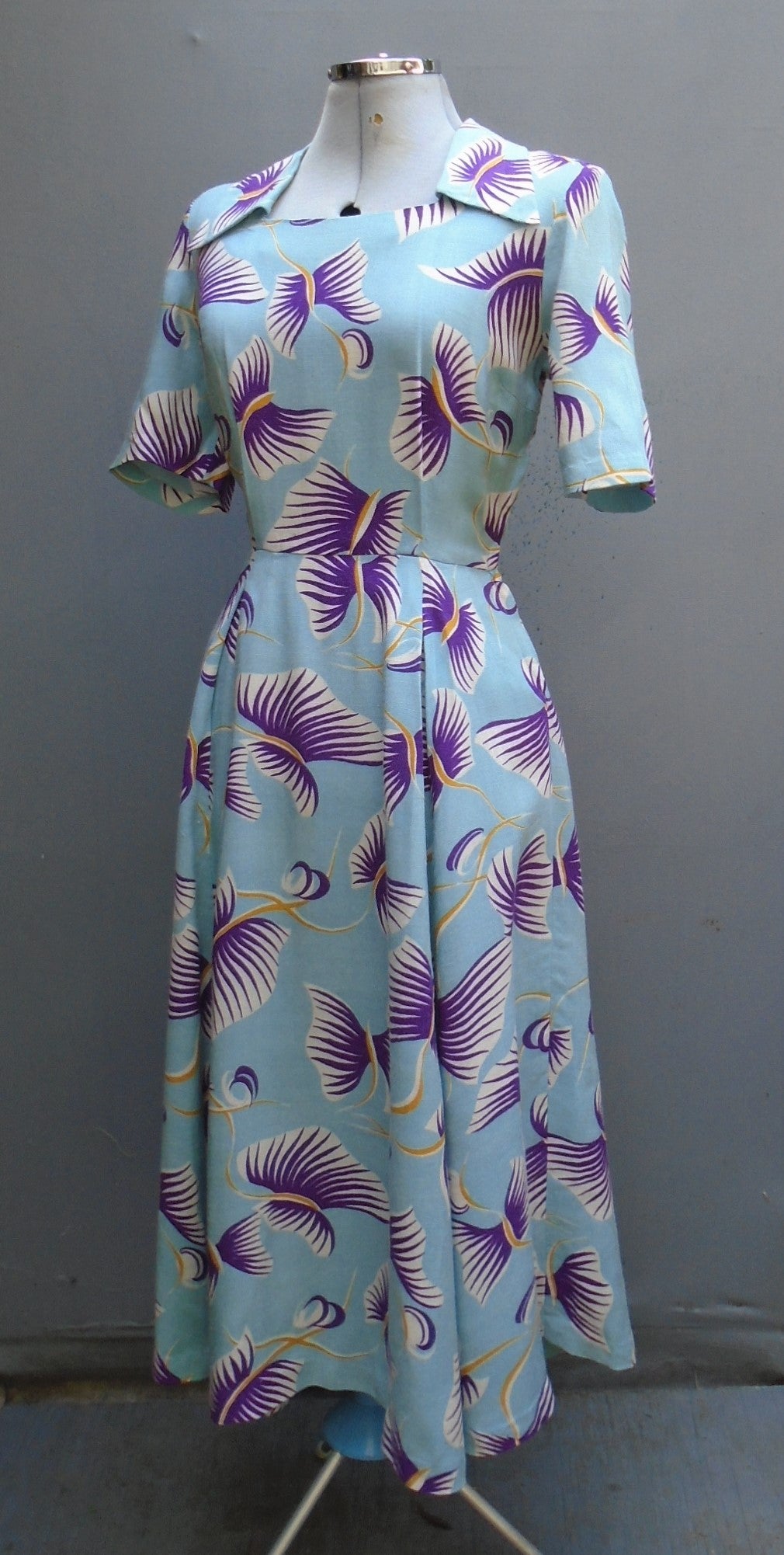 Vintage 1950s Dress Blue Purple Bold Novelty Floral Print UK XS