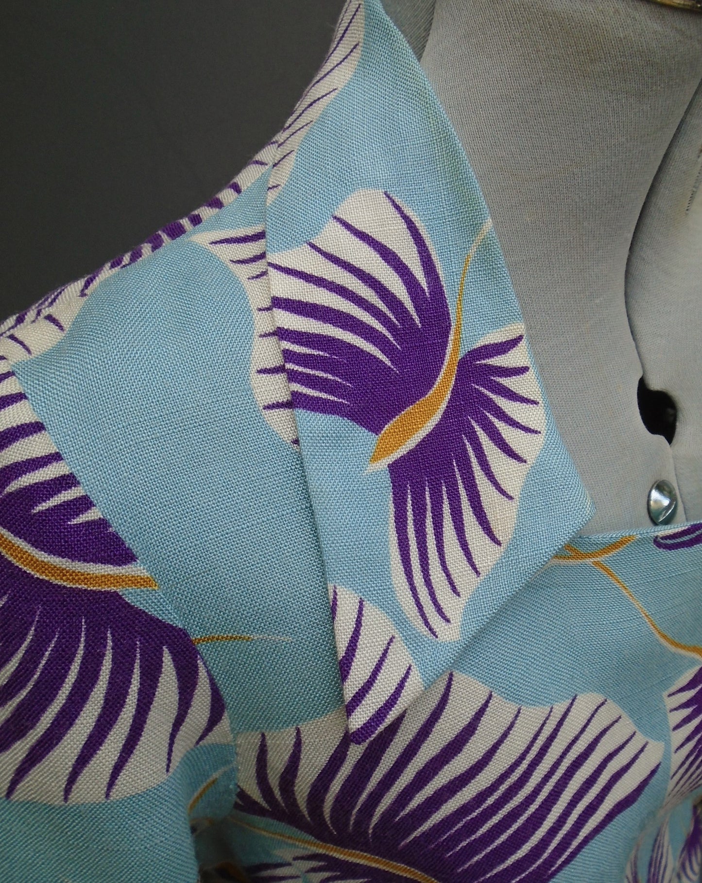 Vintage 1950s Dress Blue Purple Bold Novelty Floral Print UK XS