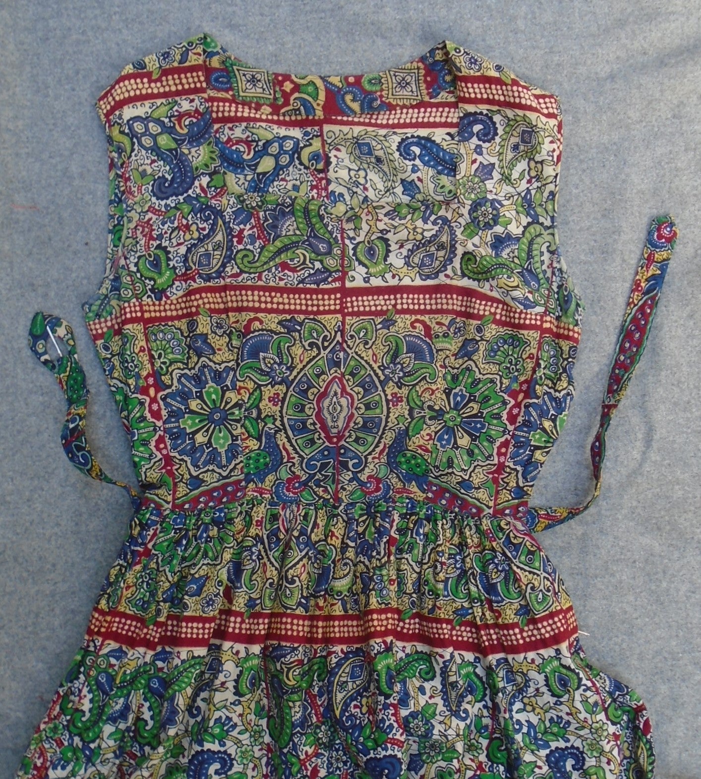Vintage 1950s Dress Bold Print Red Green Blue Cotton Patio UK S