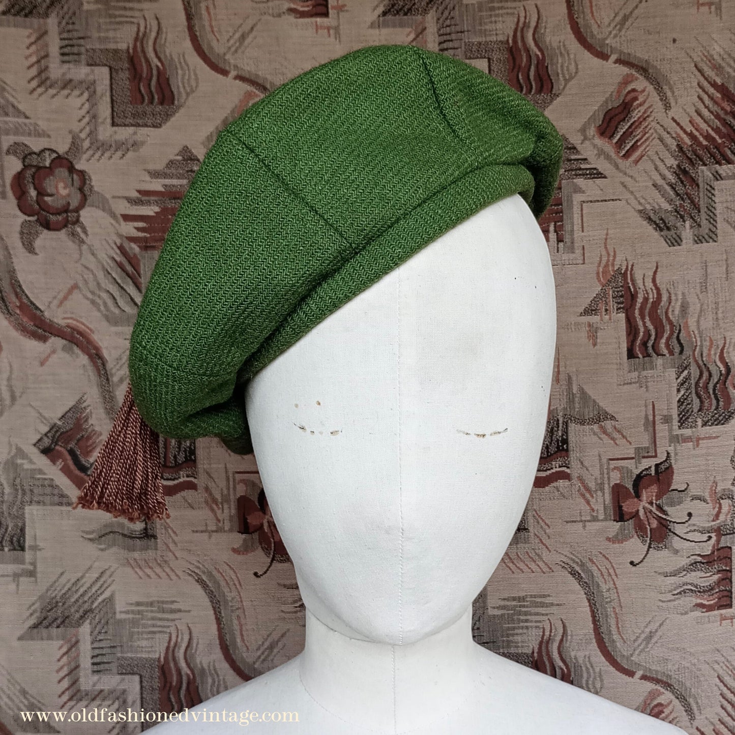 Vintage 1950s Green Wool Beret Brown Tassel 40s