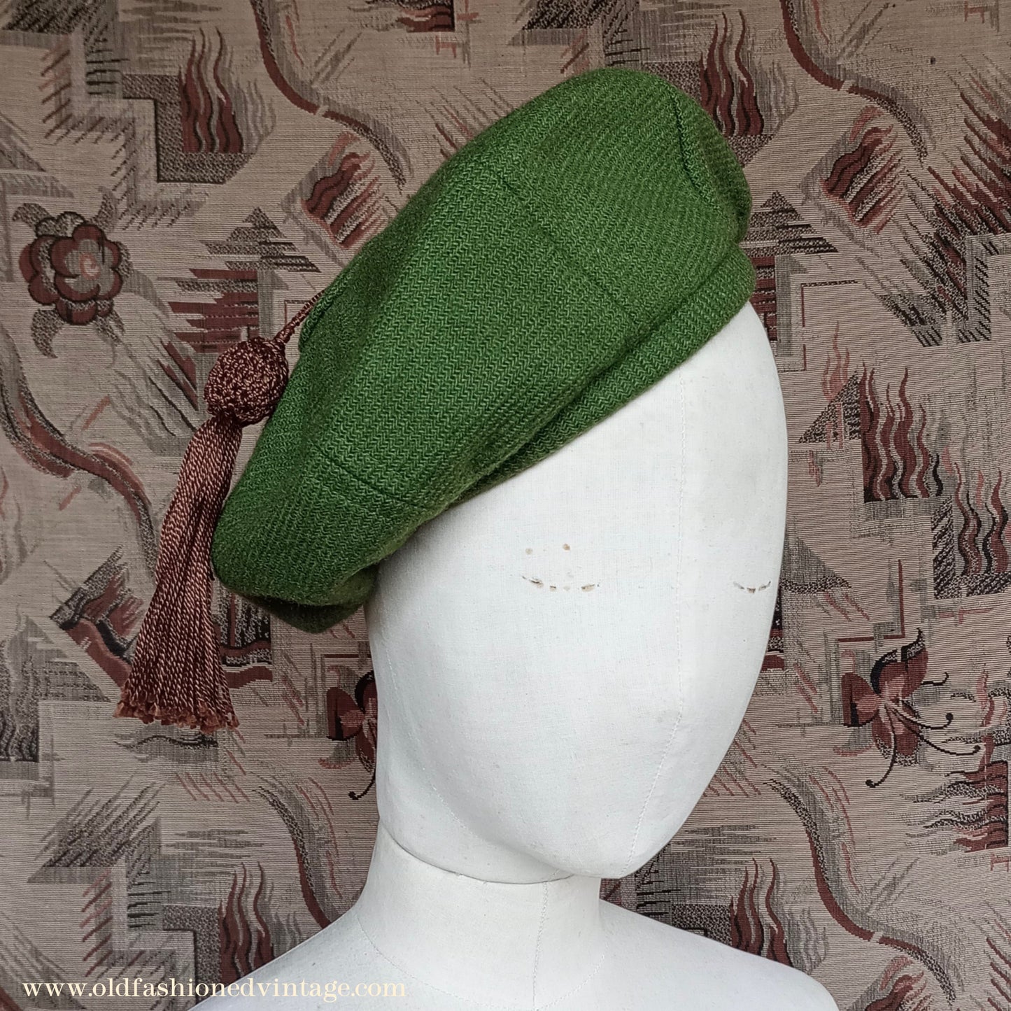 Vintage 1950s Green Wool Beret Brown Tassel 40s