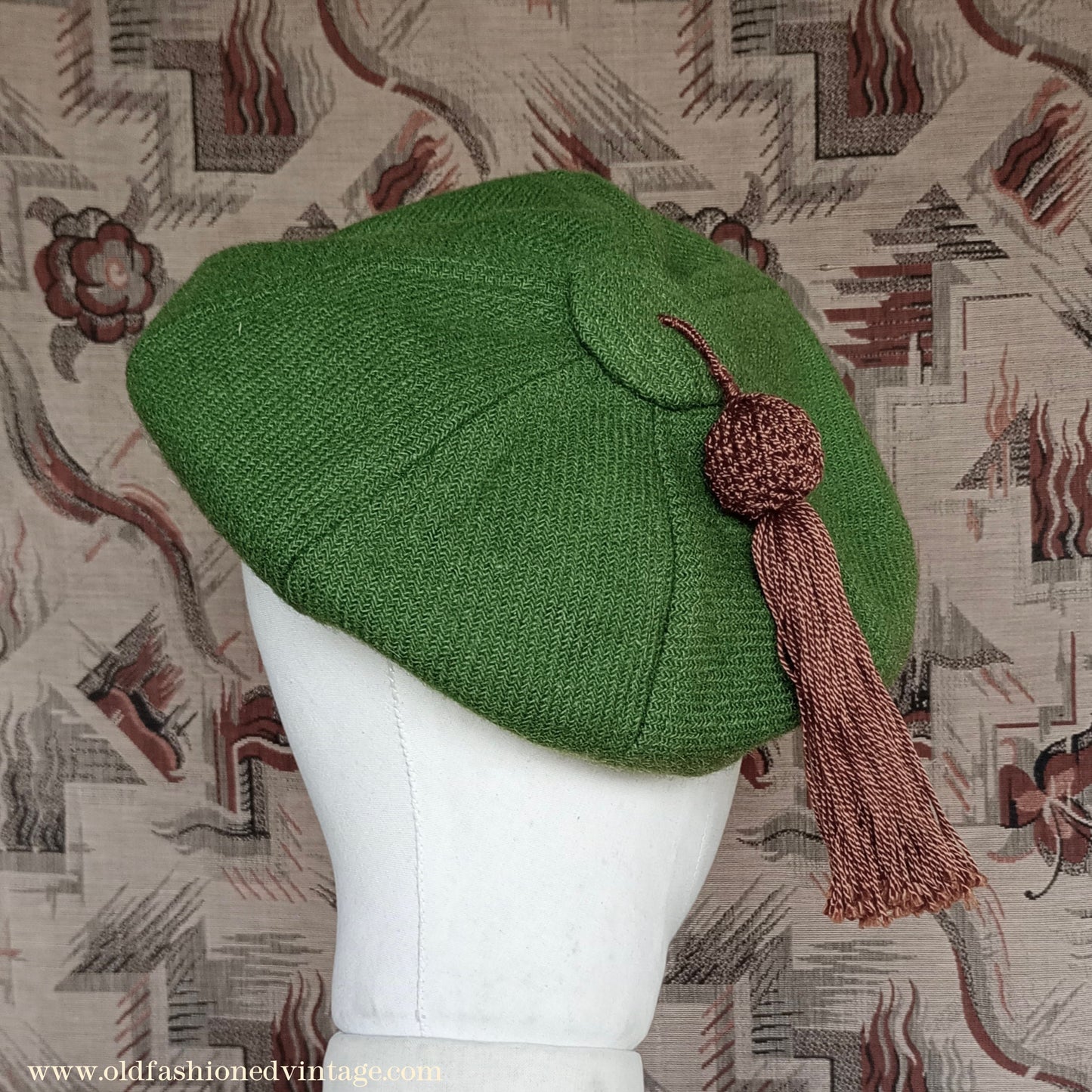 Vintage 1950s Green Wool Beret Brown Tassel 40s