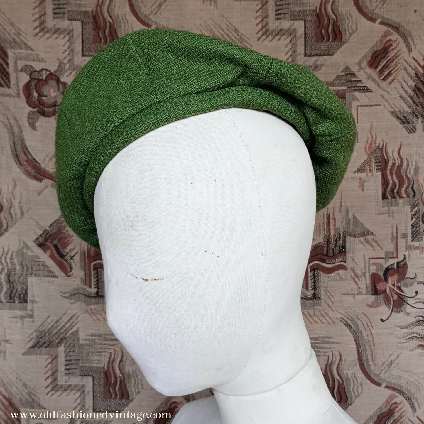 Vintage 1950s Green Wool Beret Brown Tassel 40s