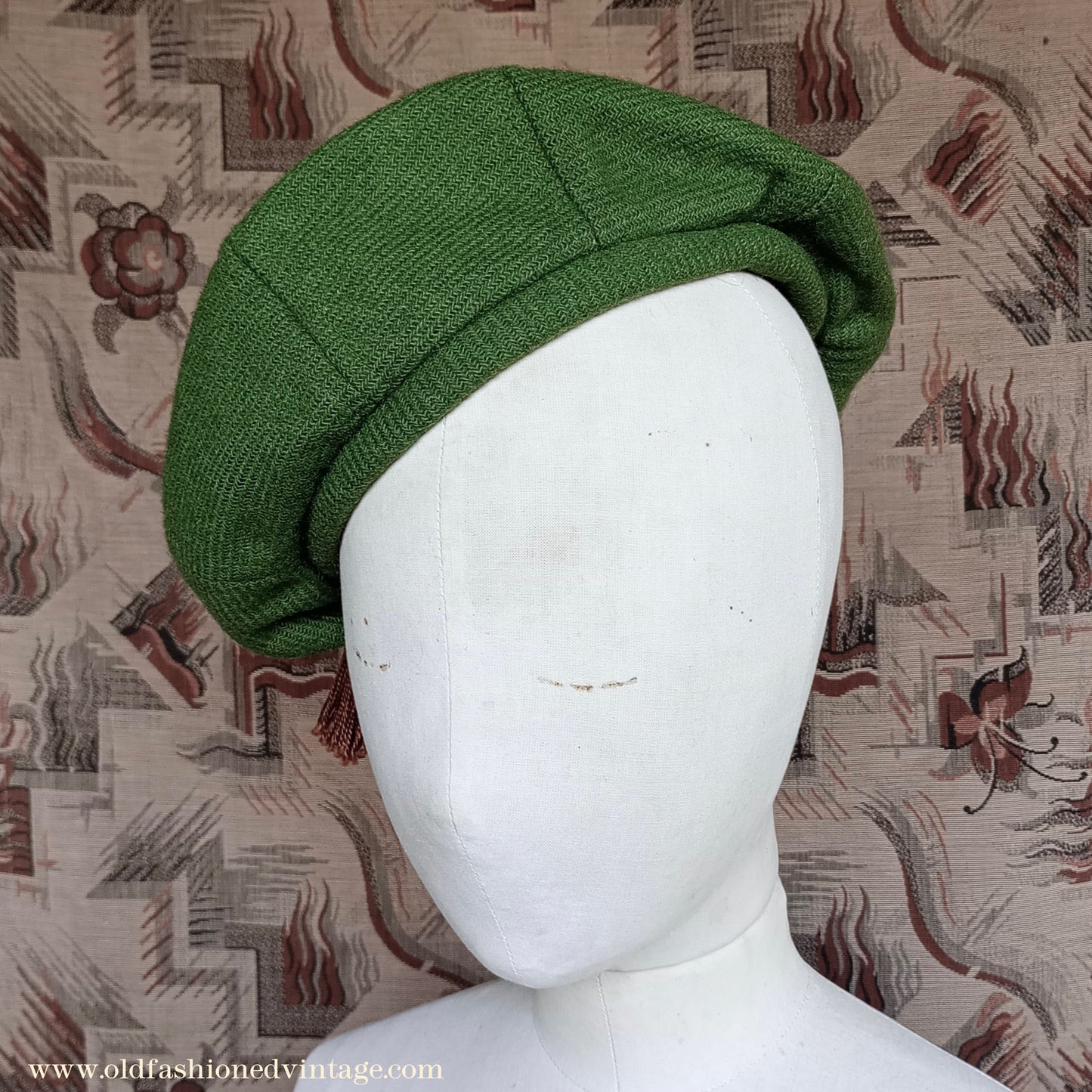 Vintage 1950s Green Wool Beret Brown Tassel 40s