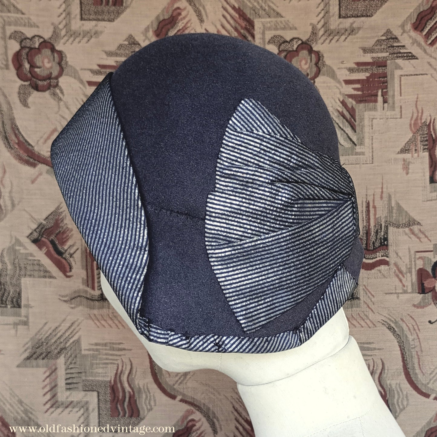 Vintage 1920s 1930s Grey Felt Hat Silver Trim Cloche