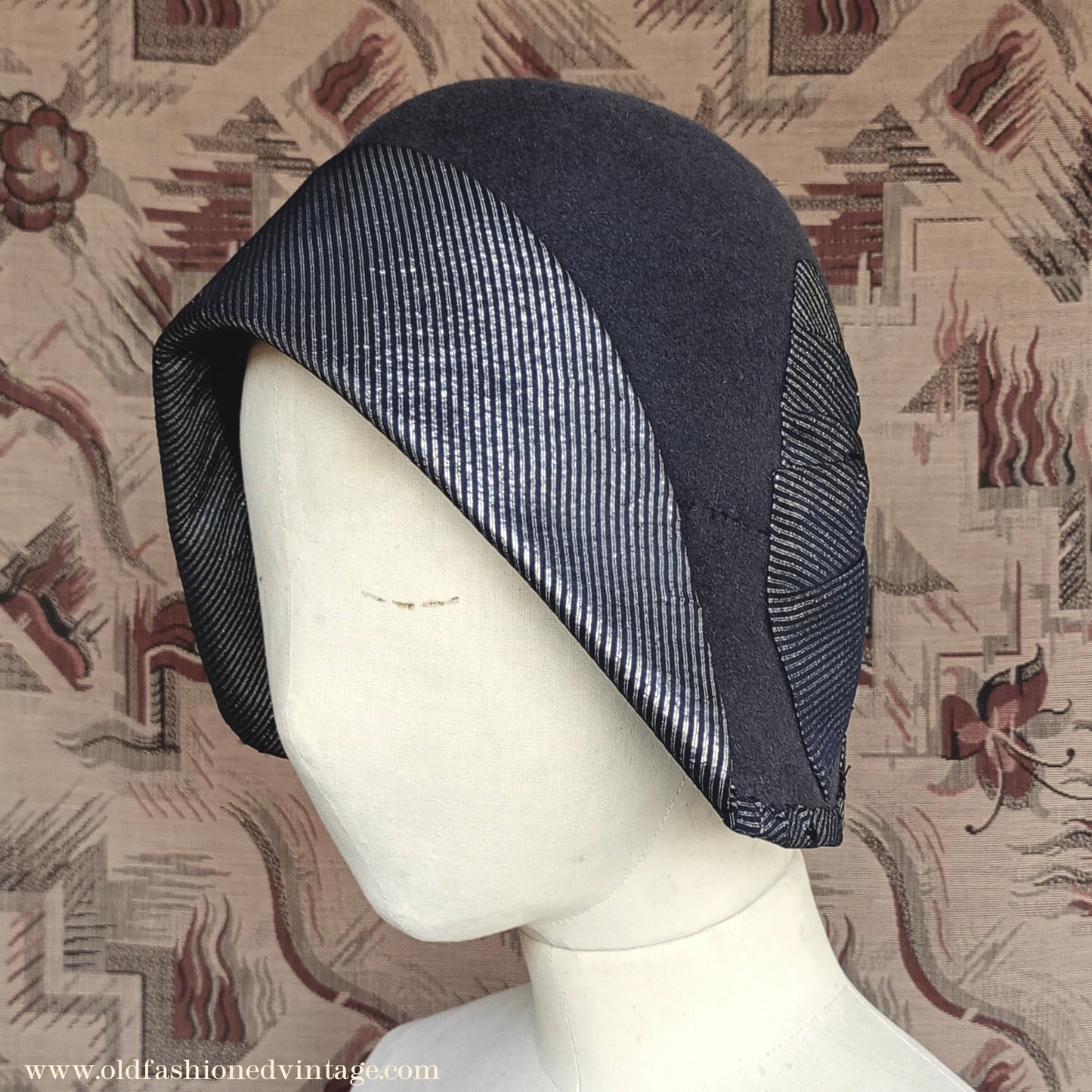 Vintage 1920s 1930s Grey Felt Hat Silver Trim Cloche