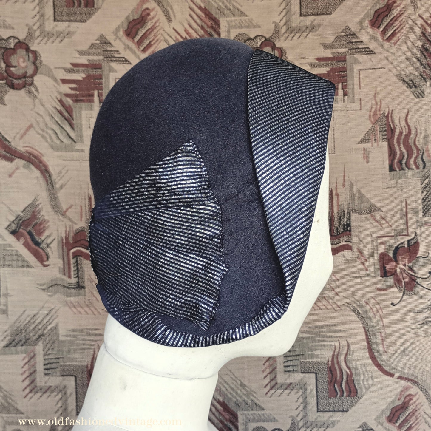 Vintage 1920s 1930s Grey Felt Hat Silver Trim Cloche