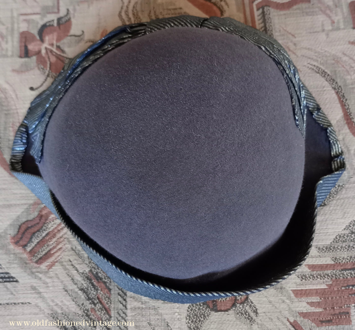 Vintage 1920s 1930s Grey Felt Hat Silver Trim Cloche