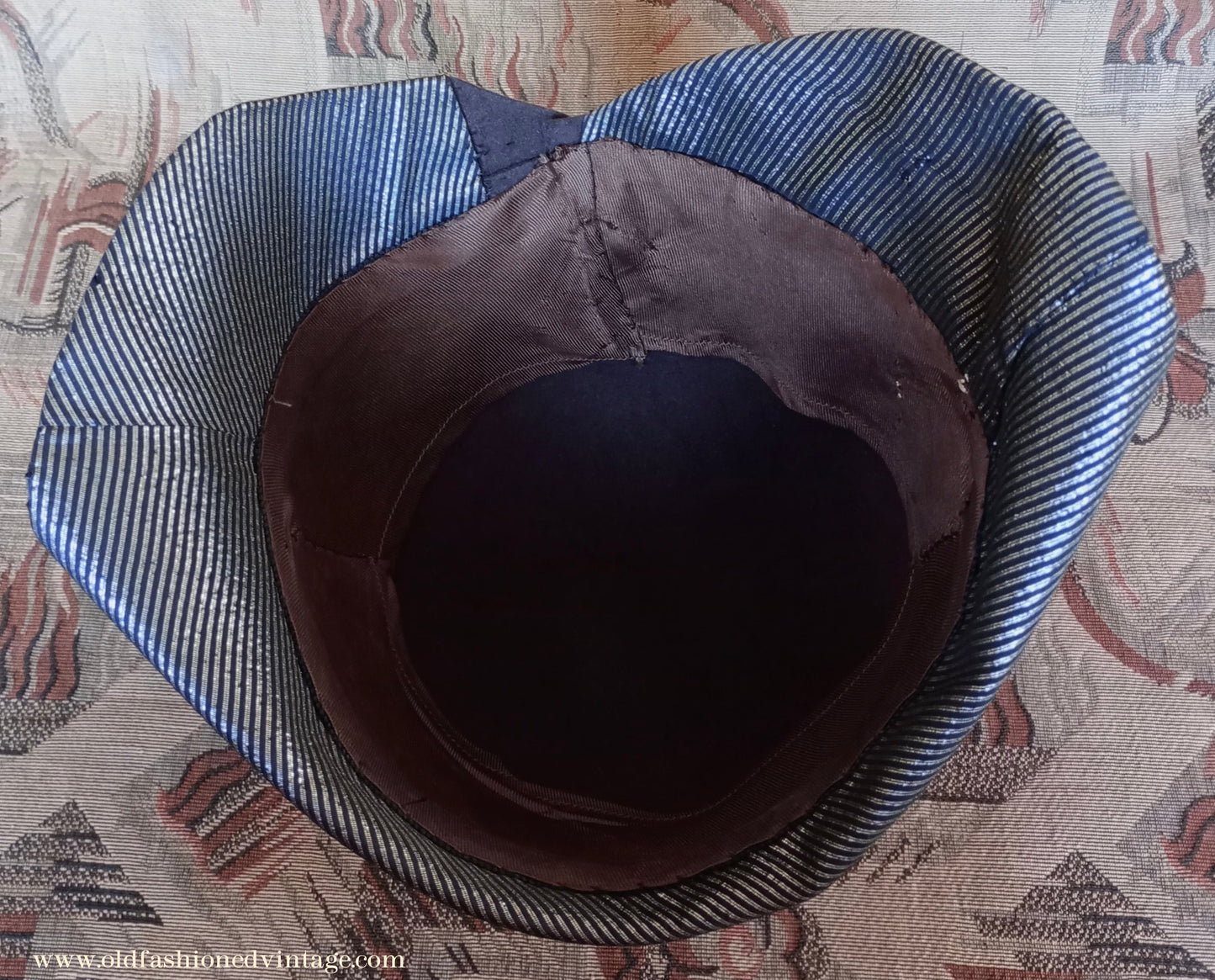 Vintage 1920s 1930s Grey Felt Hat Silver Trim Cloche
