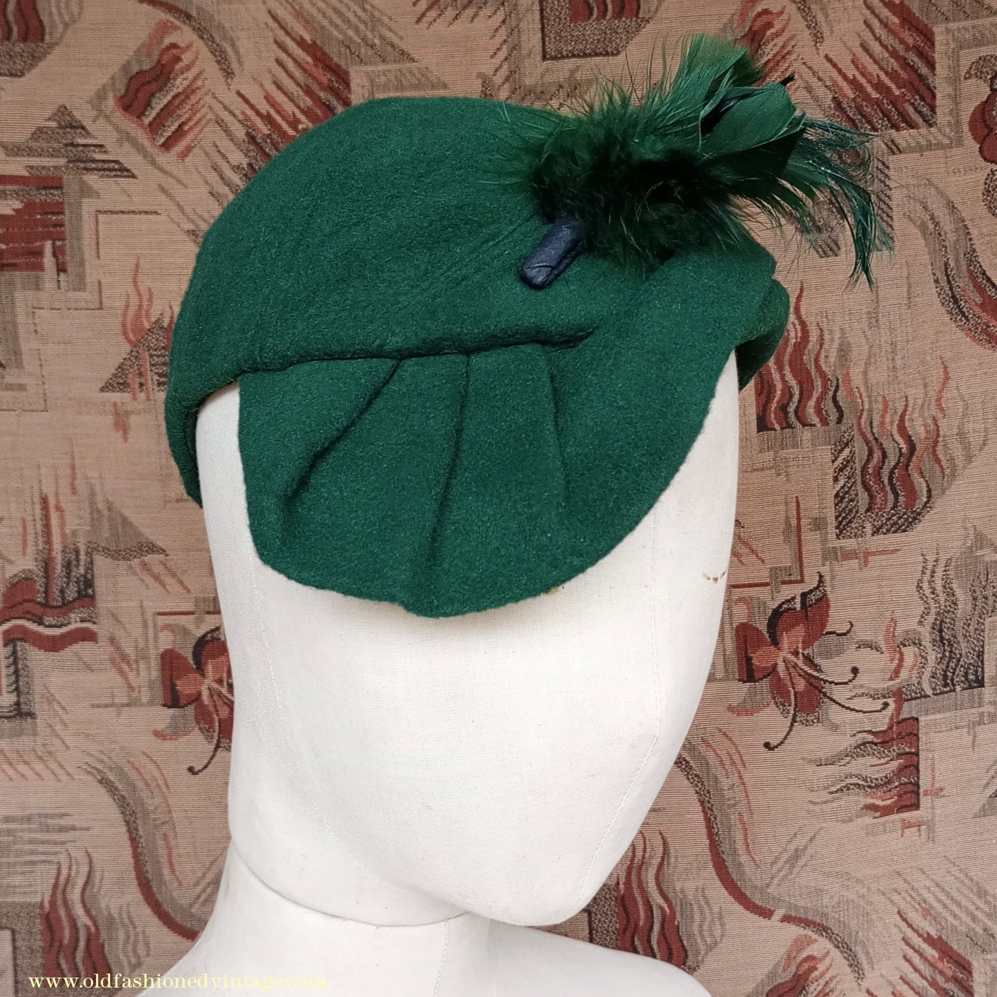 Vintage 1940s 50s Green Fleecy Wool Hat Asymmetrical Juliet Cap
