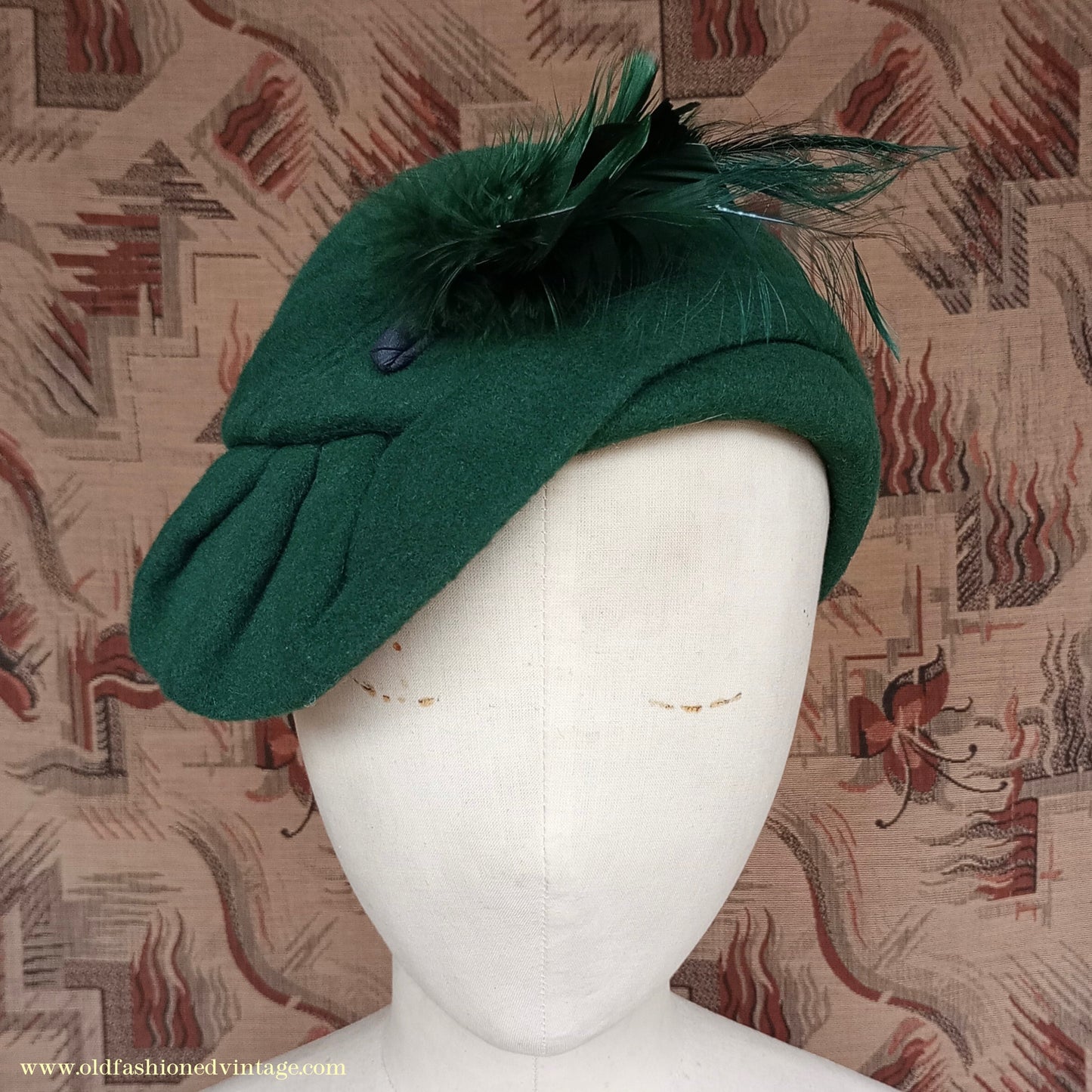 Vintage 1940s 50s Green Fleecy Wool Hat Asymmetrical Juliet Cap