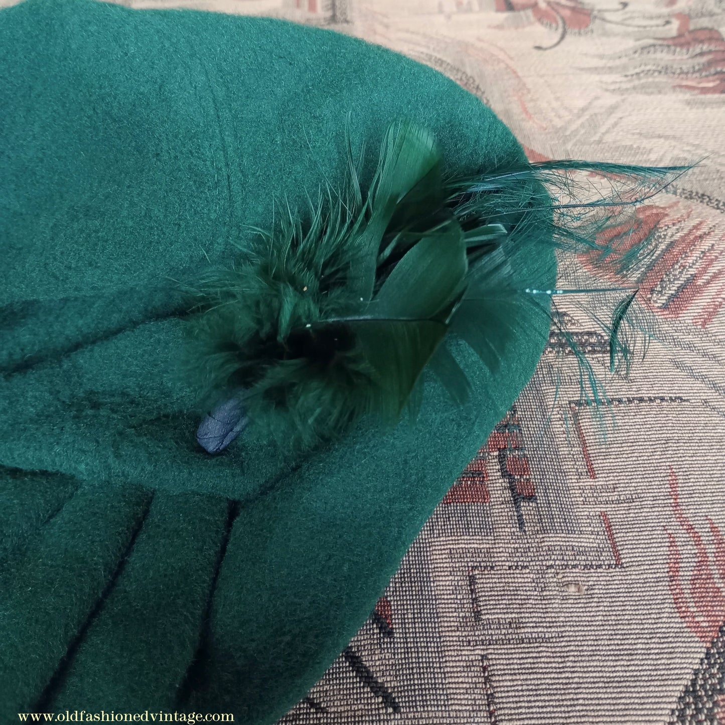 Vintage 1940s 50s Green Fleecy Wool Hat Asymmetrical Juliet Cap