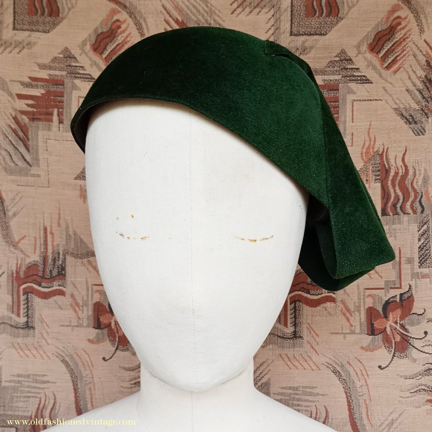 Vintage 1930s Green Felt Hat Asymmetrical Deco Cloche Reslaw