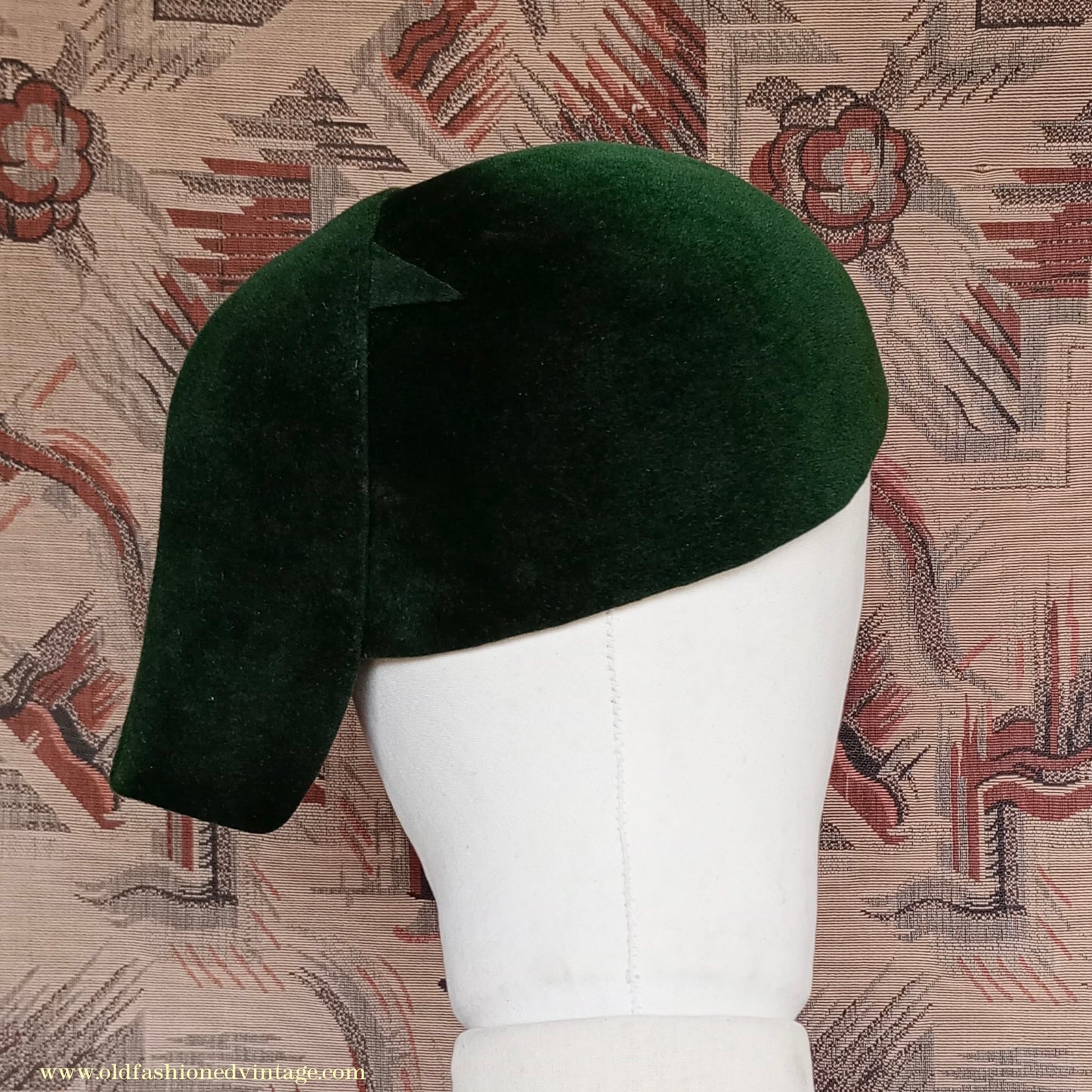 Vintage 1930s Green Felt Hat Asymmetrical Deco Cloche Reslaw