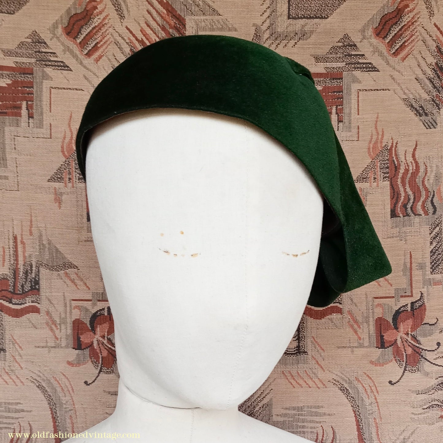 Vintage 1930s Green Felt Hat Asymmetrical Deco Cloche Reslaw