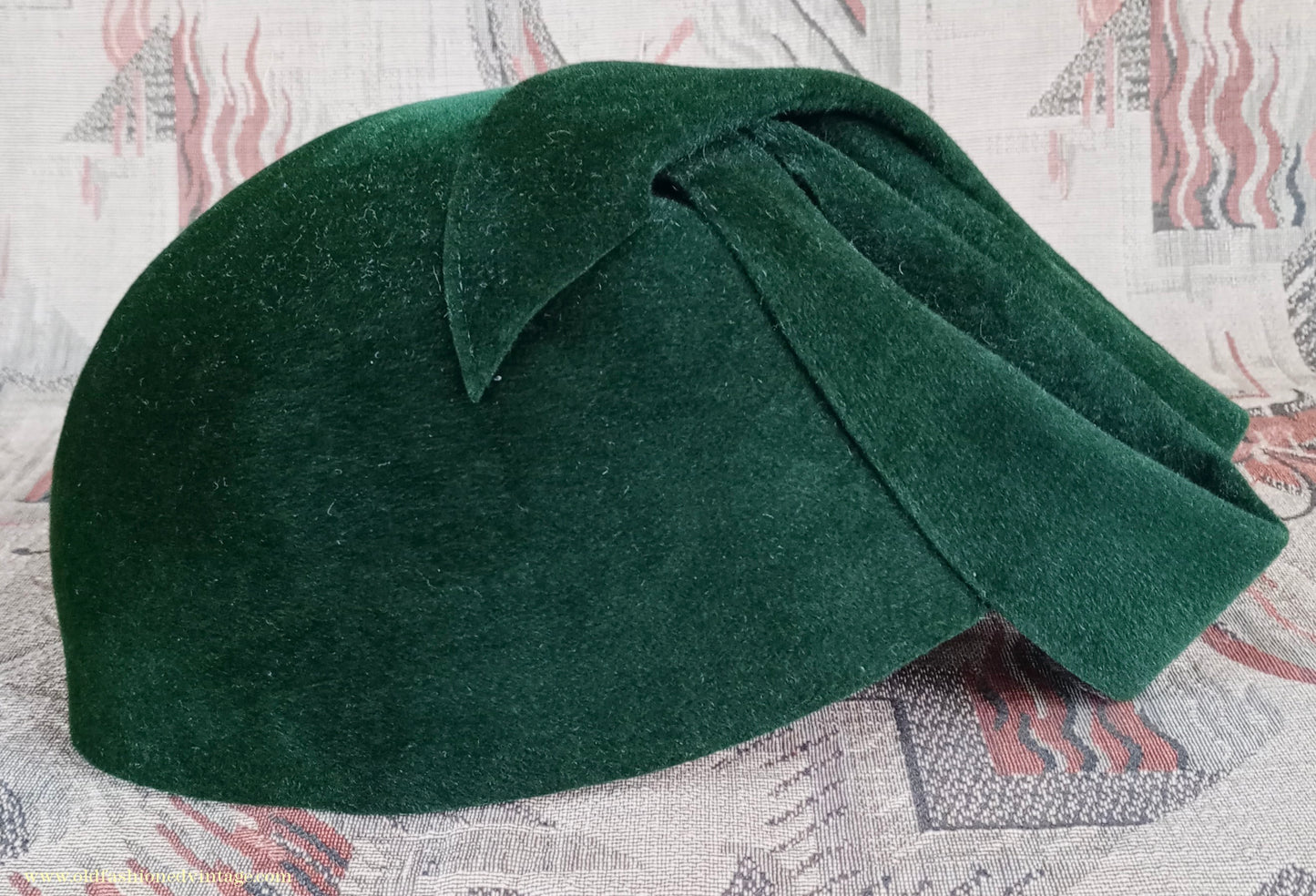 Vintage 1930s Green Felt Hat Asymmetrical Deco Cloche Reslaw