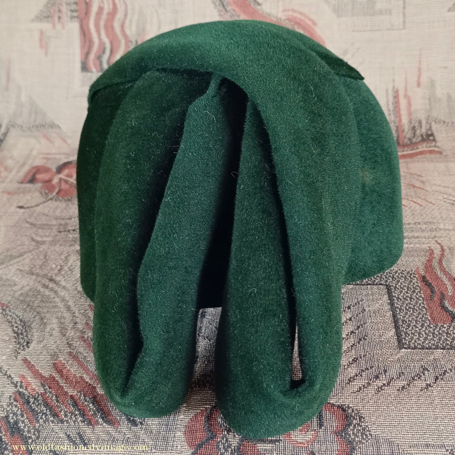 Vintage 1930s Green Felt Hat Asymmetrical Deco Cloche Reslaw