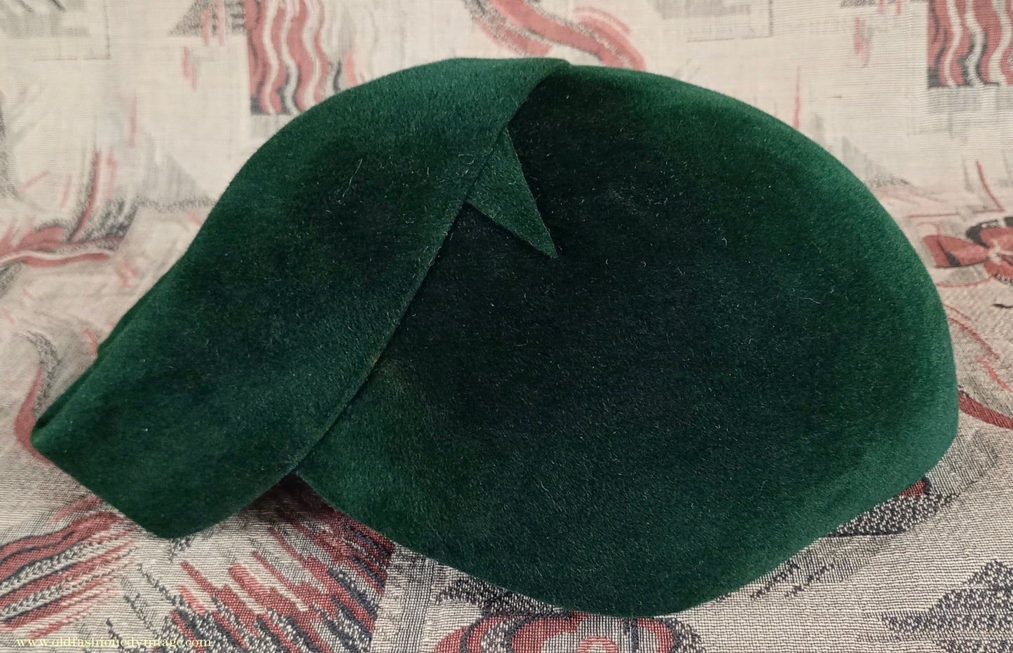 Vintage 1930s Green Felt Hat Asymmetrical Deco Cloche Reslaw