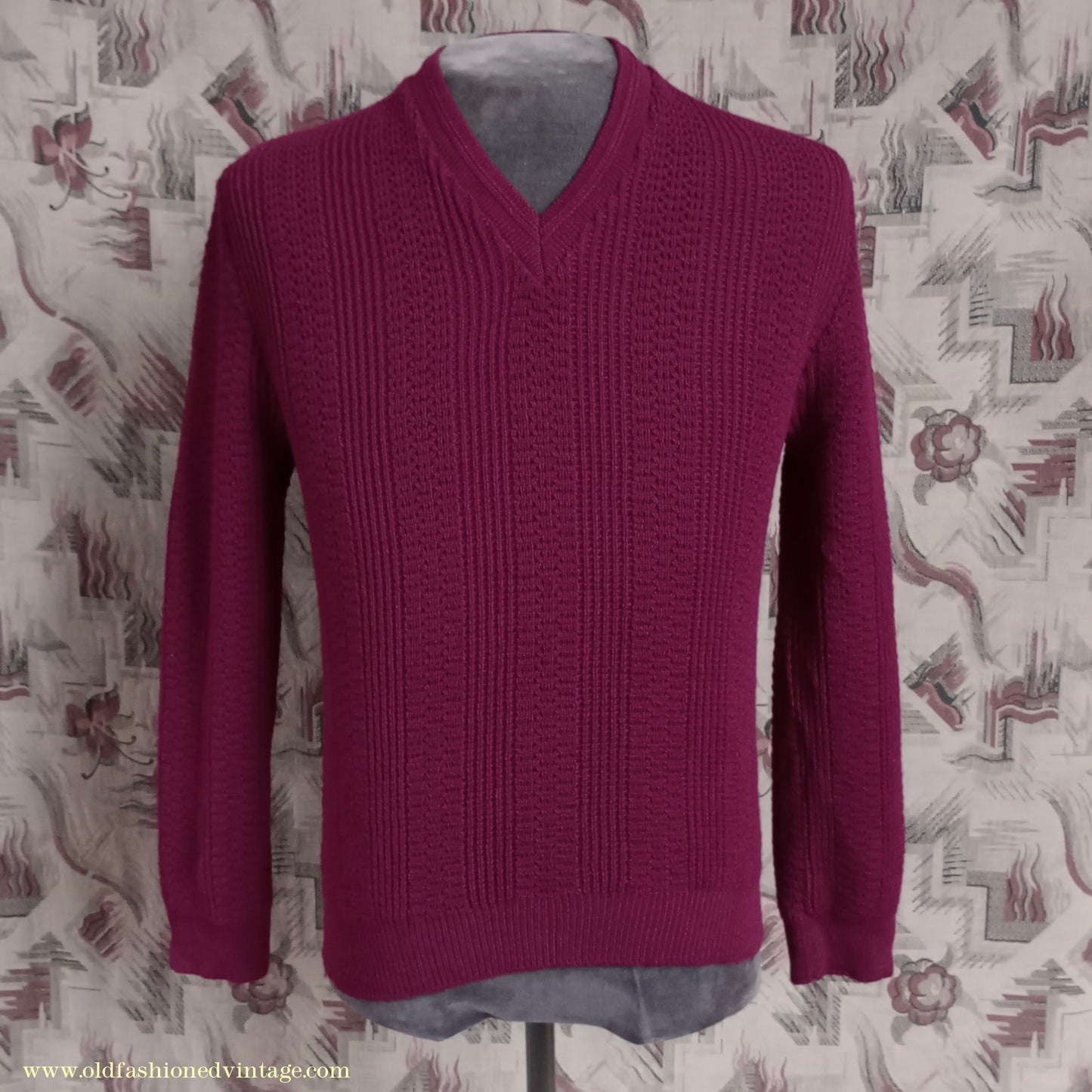 Vintage Mens 1960s Unworn V Neck Pullover Sweater Claret Red Fancy Rib Stitch S