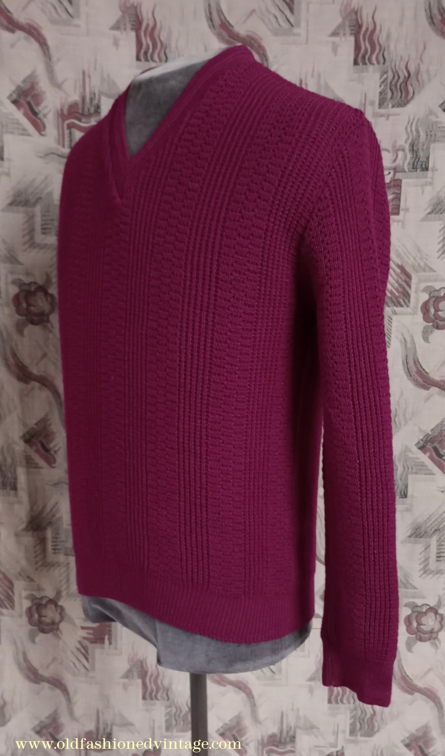 Vintage Mens 1960s Unworn V Neck Pullover Sweater Claret Red Fancy Rib Stitch S