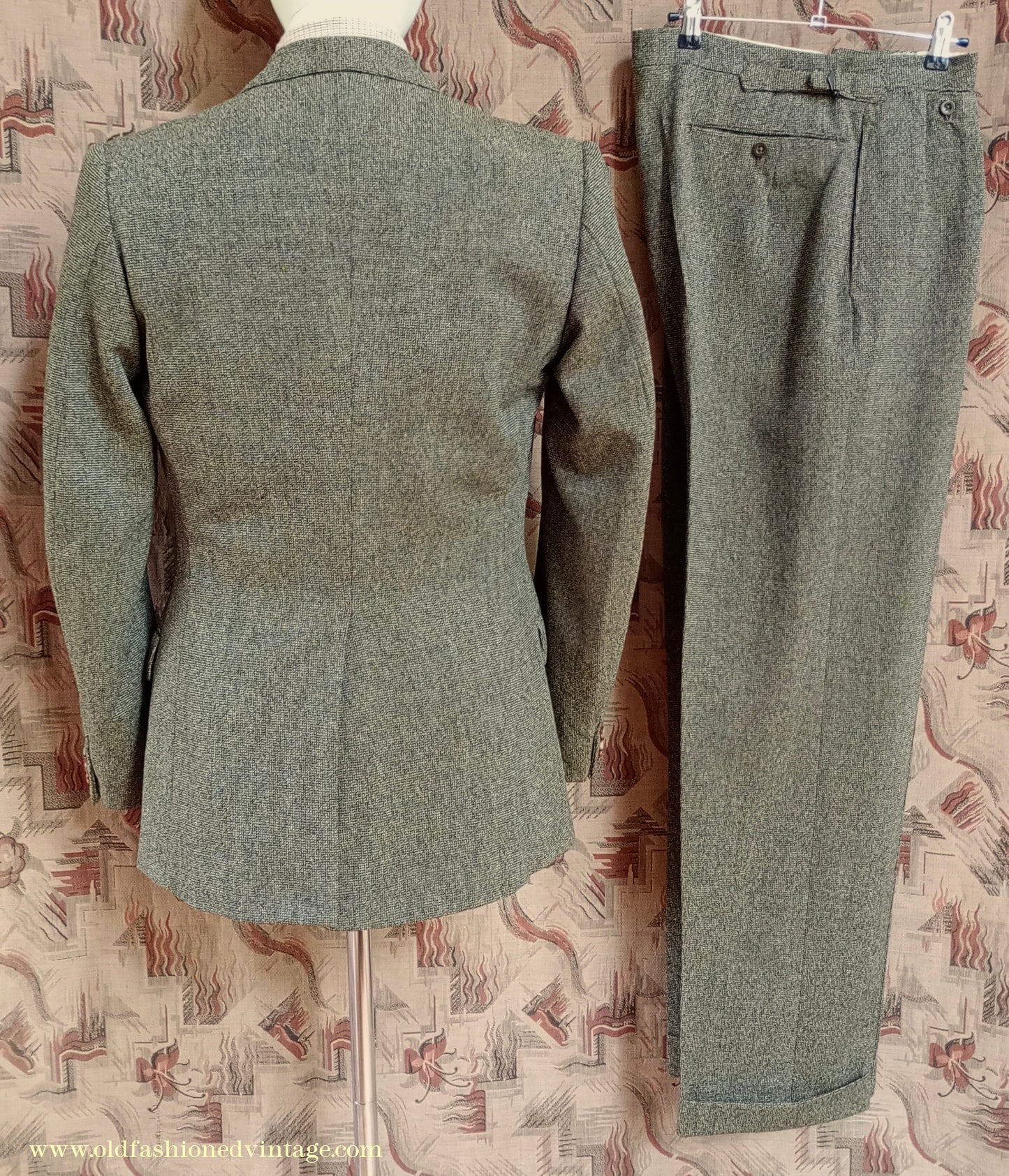 Vintage Mens Early 1960s London Bespoke Tailored Tweed Suit Olive Green Wool 2 Piece 38" Long
