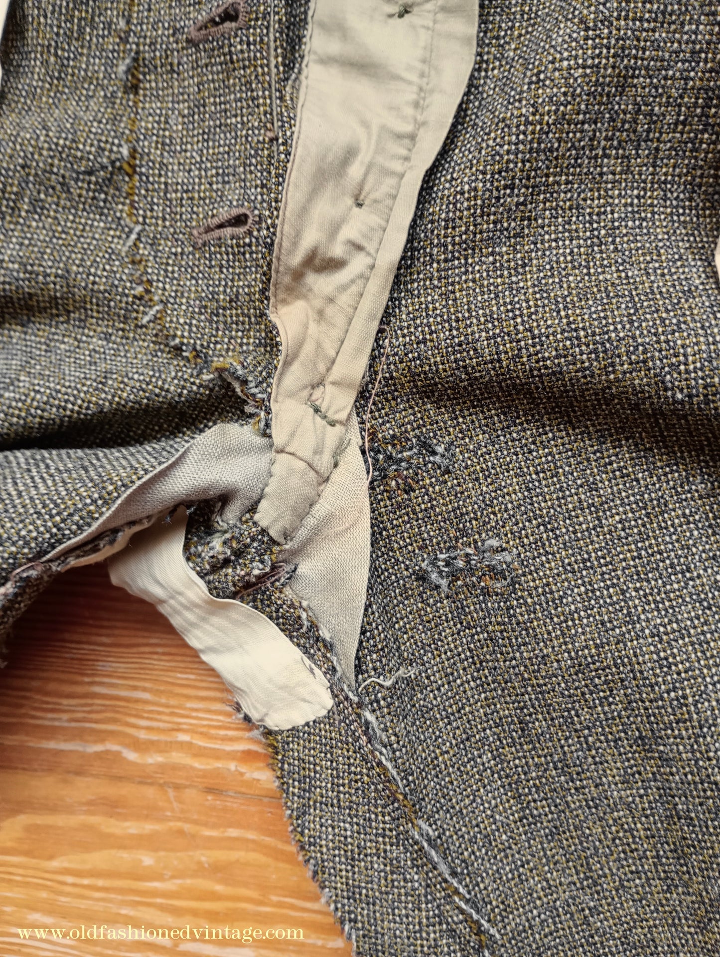 Vintage Mens Early 1960s London Bespoke Tailored Tweed Suit Olive Green Wool 2 Piece 38" Long