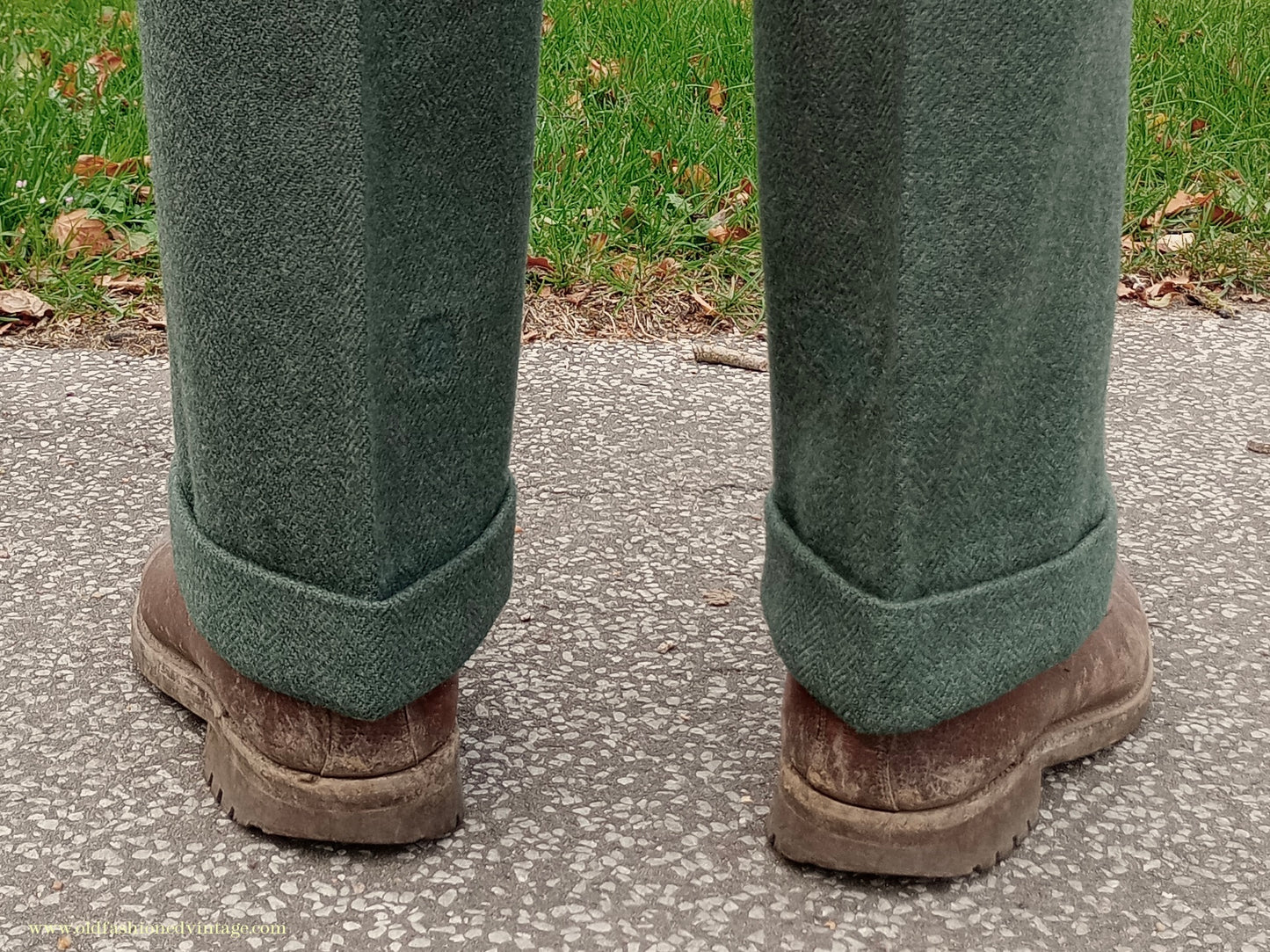 Vintage Mens 1940s CC41 Green Tweed Suit 2 Piece Single Breasted Herringbone Wool 37" 38"