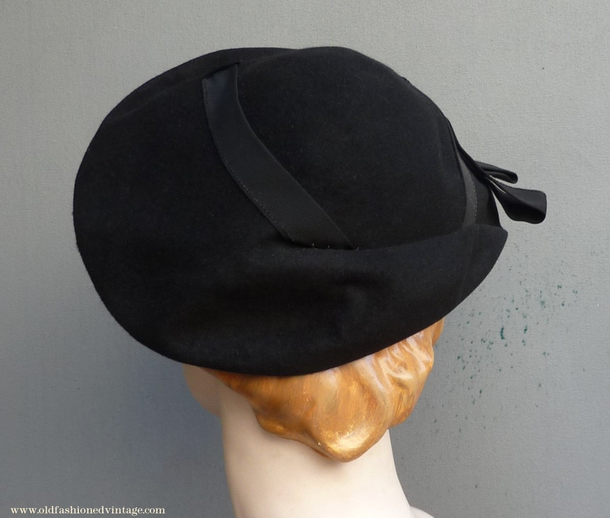 Vintage 1940s Black Felt Hat Heart Shaped Broad Brim Halo Beret