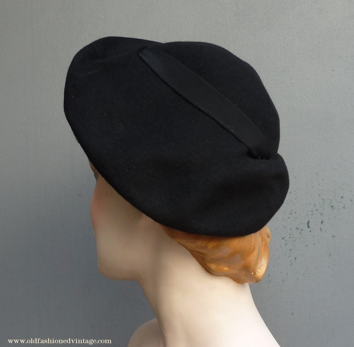 Vintage 1940s Black Felt Hat Heart Shaped Broad Brim Halo Beret