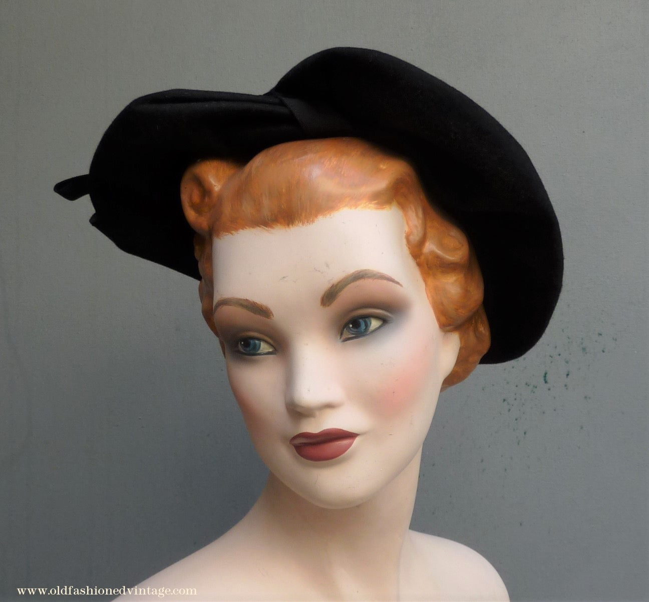 Vintage 1940s Black Felt Hat Heart Shaped Broad Brim Halo Beret