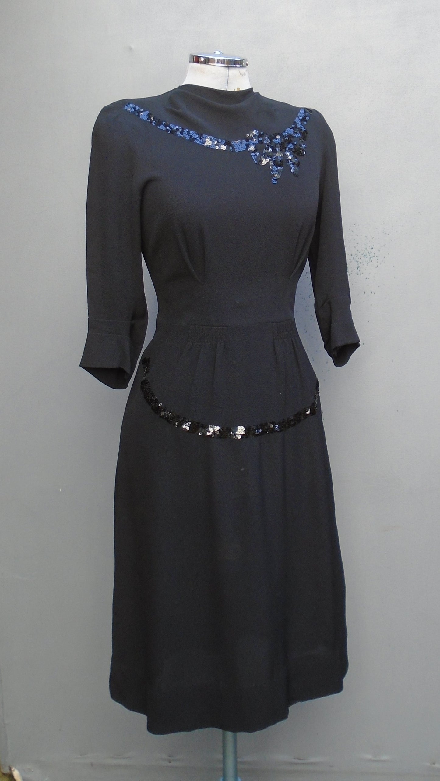 1940s Vintage Dress Black Rayon Crepe Novelty Sequin Bow UK S