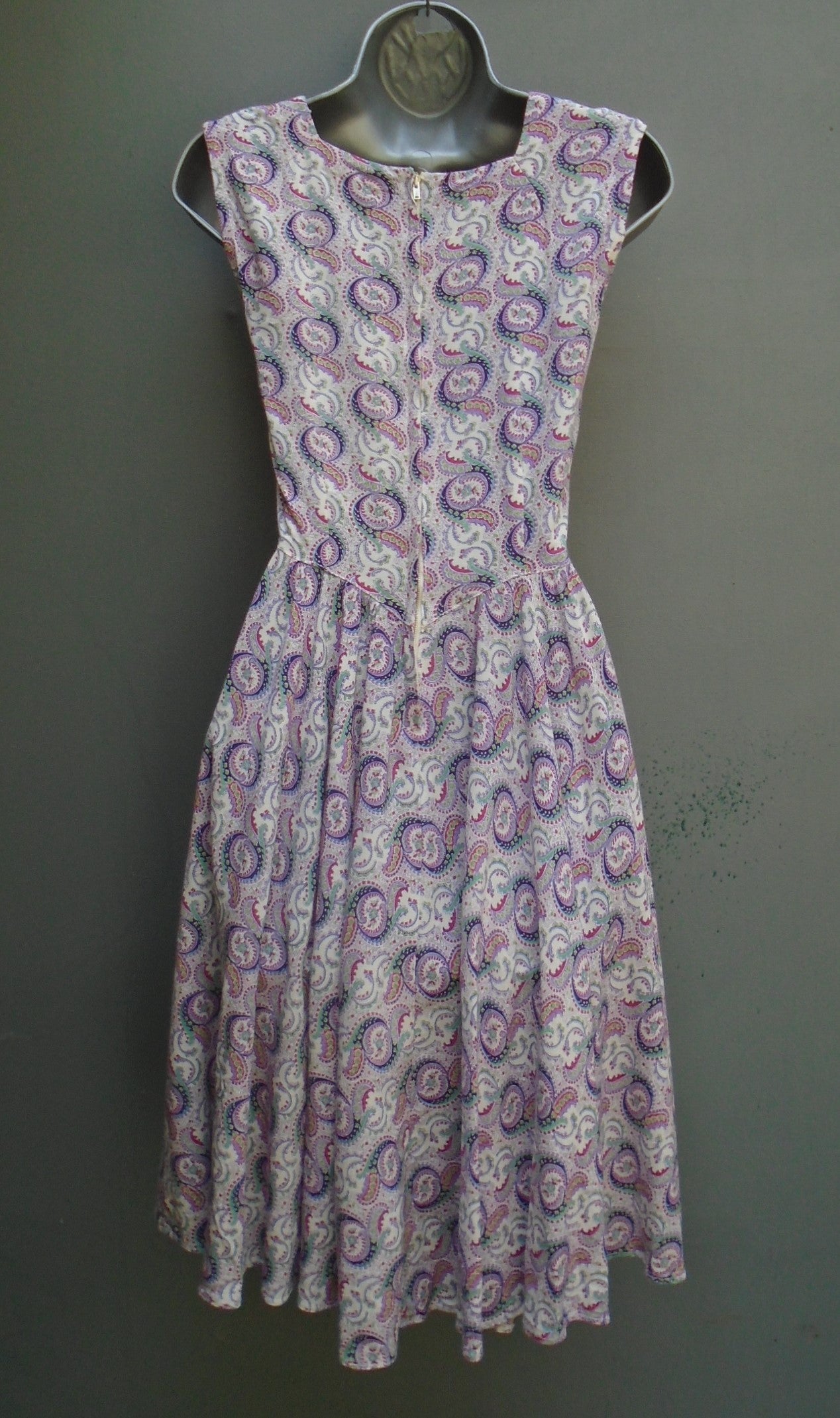 Vintage 1940s 1950s Sun Dress Paisley Printed Rayon Sleeveless Pinafore UK XS