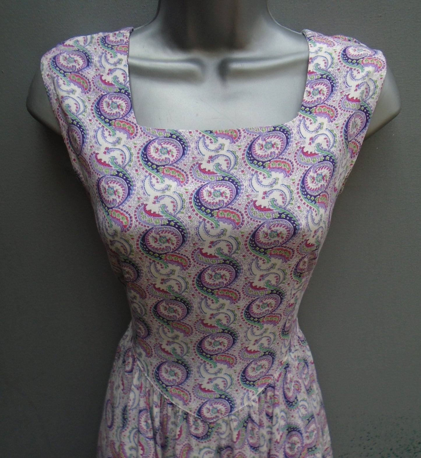 Vintage 1940s 1950s Sun Dress Paisley Printed Rayon Sleeveless Pinafore UK XS