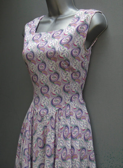 Vintage 1940s 1950s Sun Dress Paisley Printed Rayon Sleeveless Pinafore UK XS