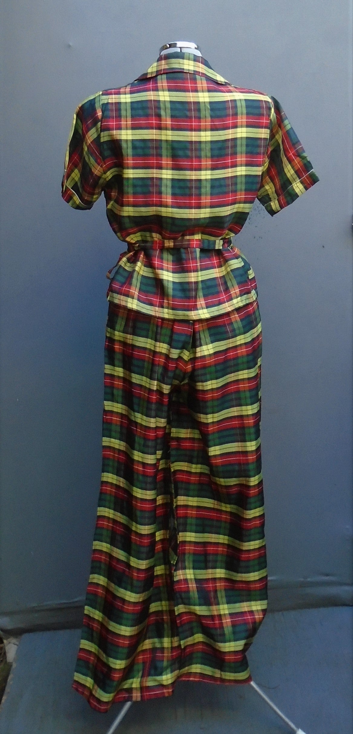 Rare 1940s WW2 50s Lounging Pyjamas PJs Tartan Plaid Rayon UK S