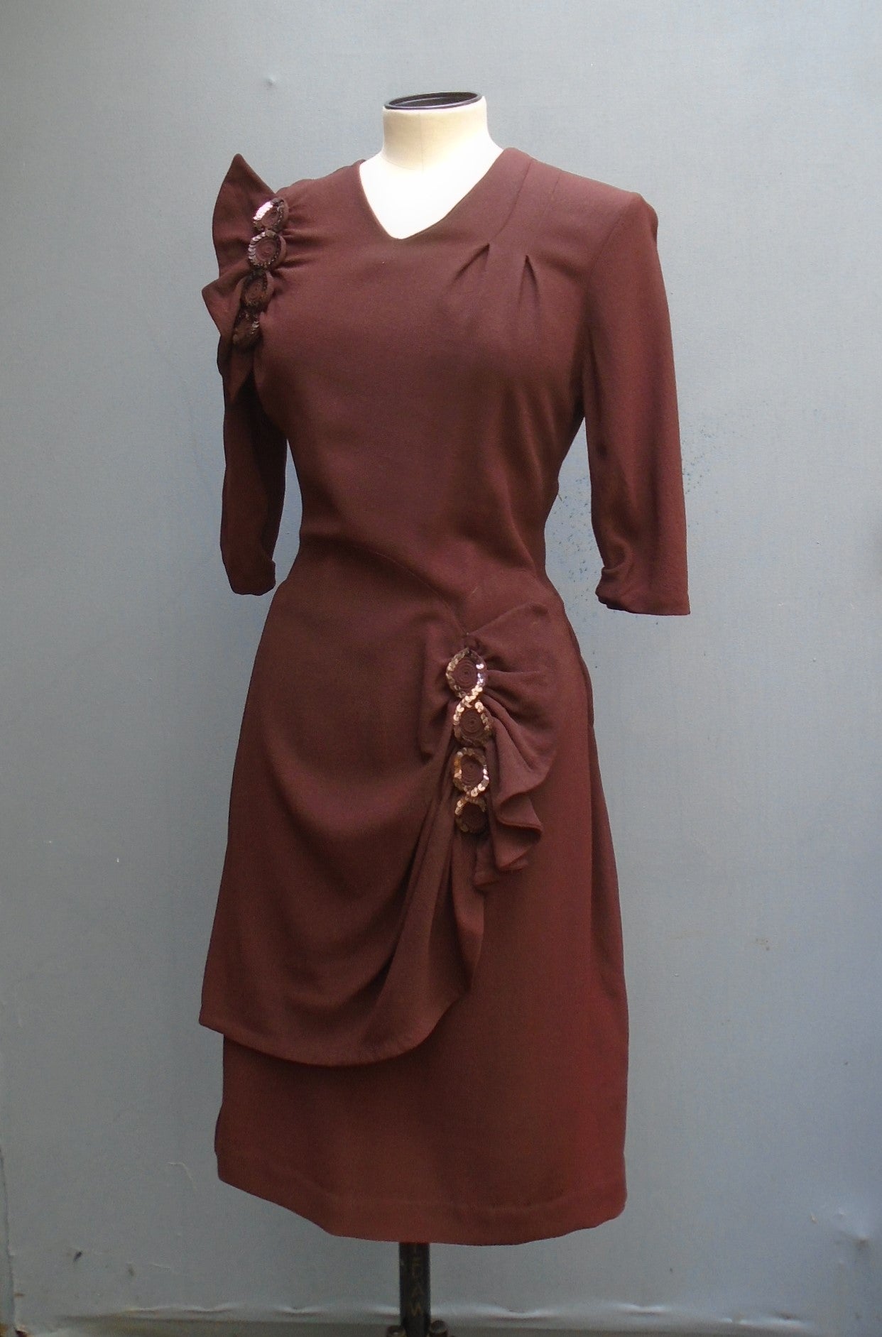 1940s Vintage Dress WW2 Brown Rayon Crepe Sequins UK S