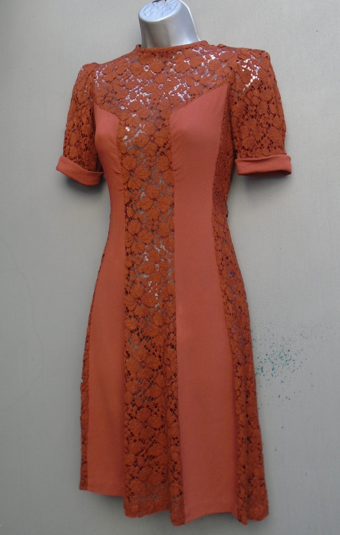 1940s Vintage Dress WW2 Rust Crepe Lace UK XS