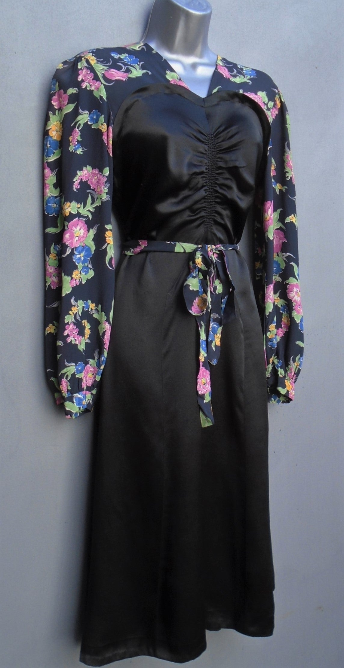 Vintage 1930s 2-Tone Dress Black Satin Floral Novelty Print UK XS