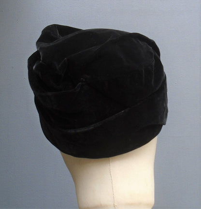 Vintage 1930s 1940s Black Velvet Toque Hat Turban Slouchy Beret Fez