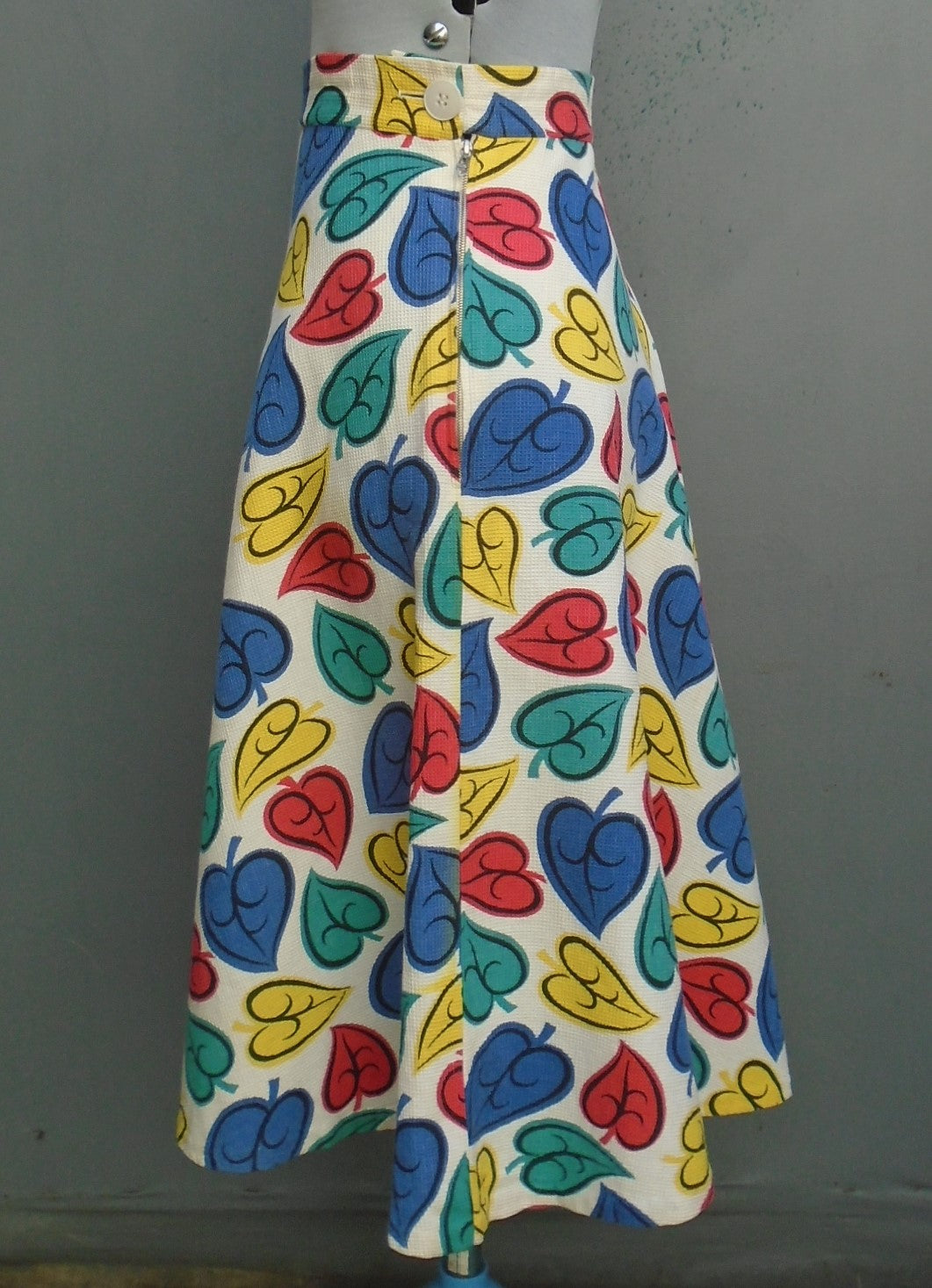 Original Vintage 1940s 1950s Skirt Bold Leaf Novelty Multicoloured Print UK S/M