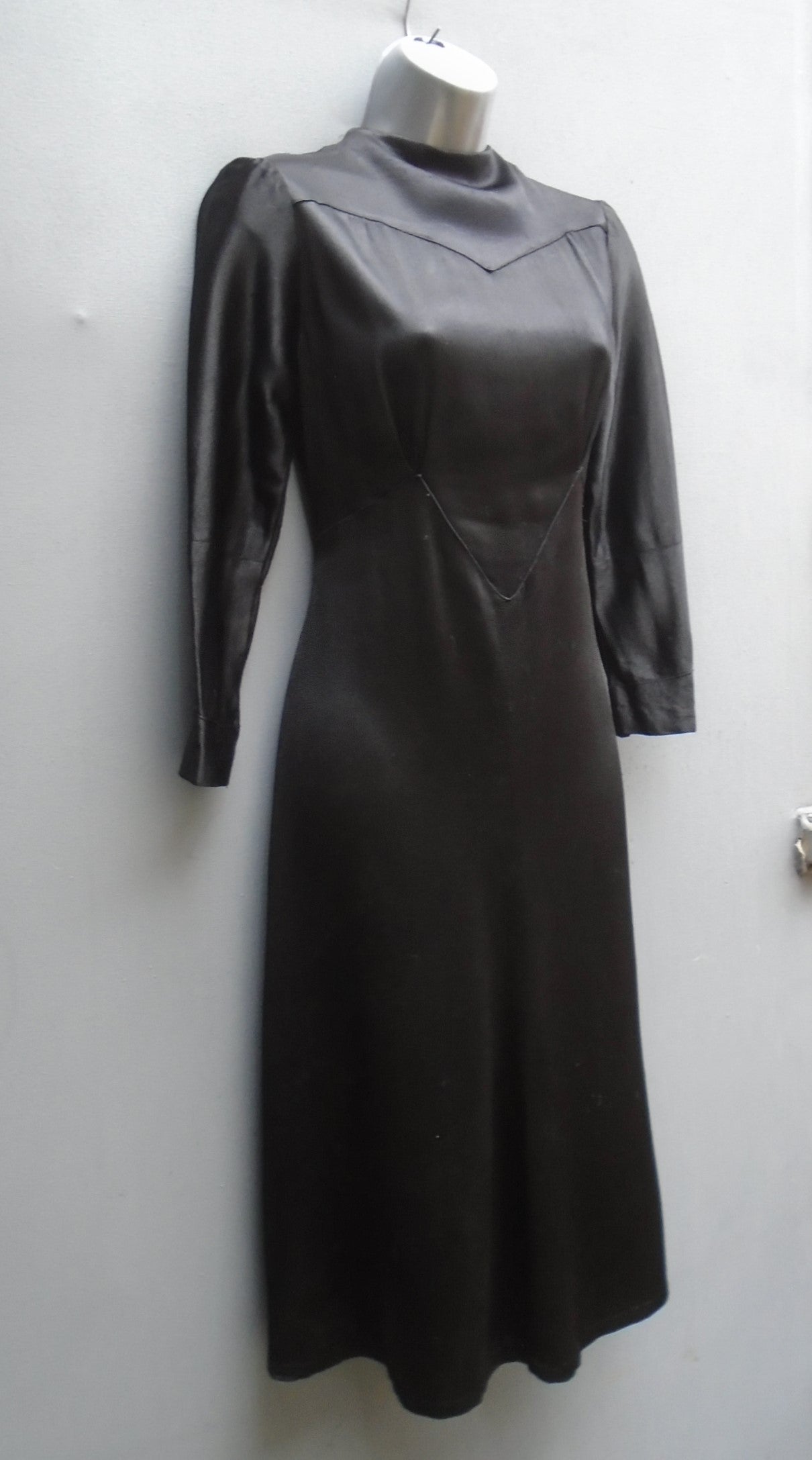 Rare Slinky Vintage 1930s 40s Dress Black Satin Crepe Deco Vamp UK XS