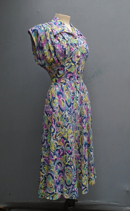 Superb Vintage 1940s Dress Bold Floral Novelty Print UK S
