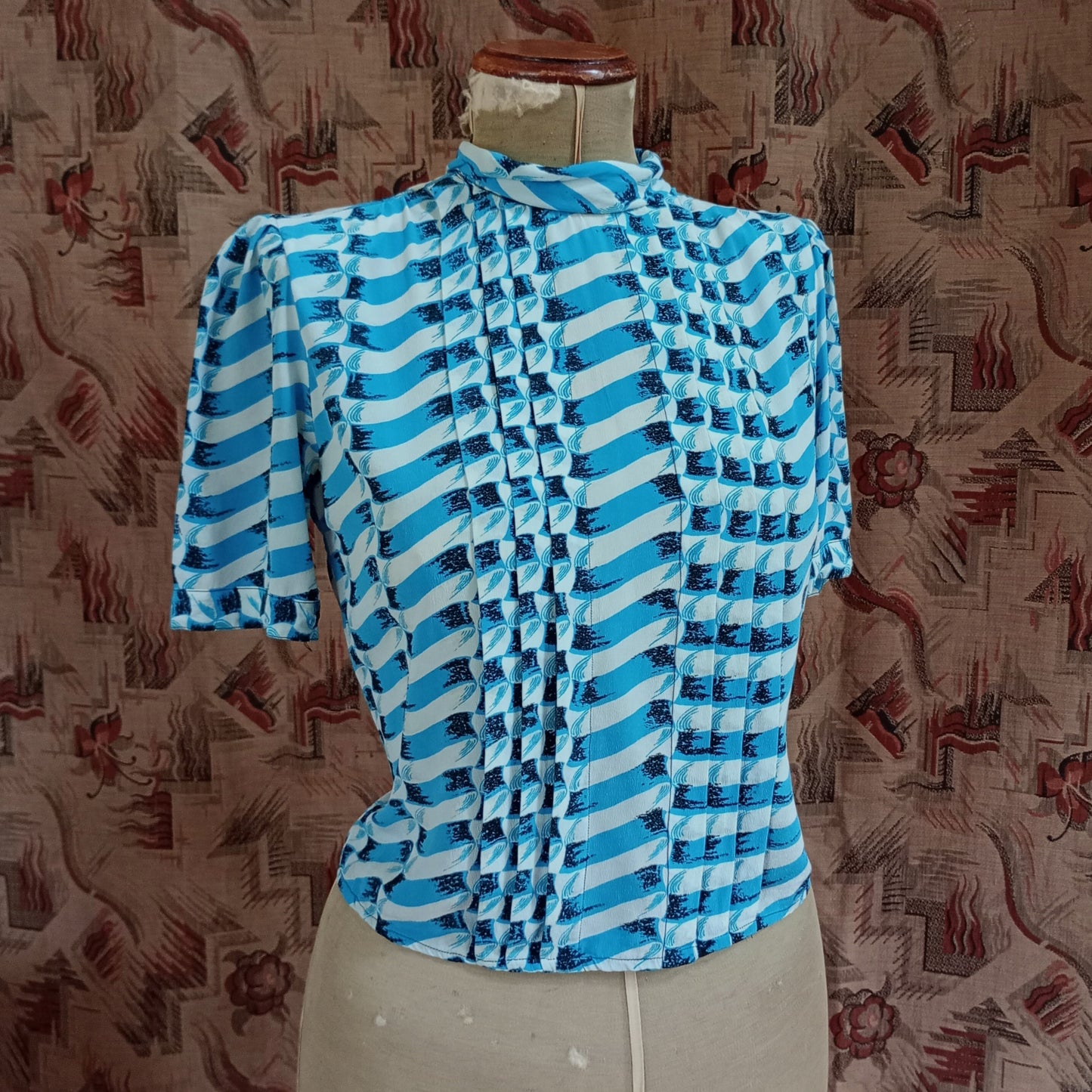 Superb Vintage 1940s Crepe Blouse Geometric Print Shirt UK XS