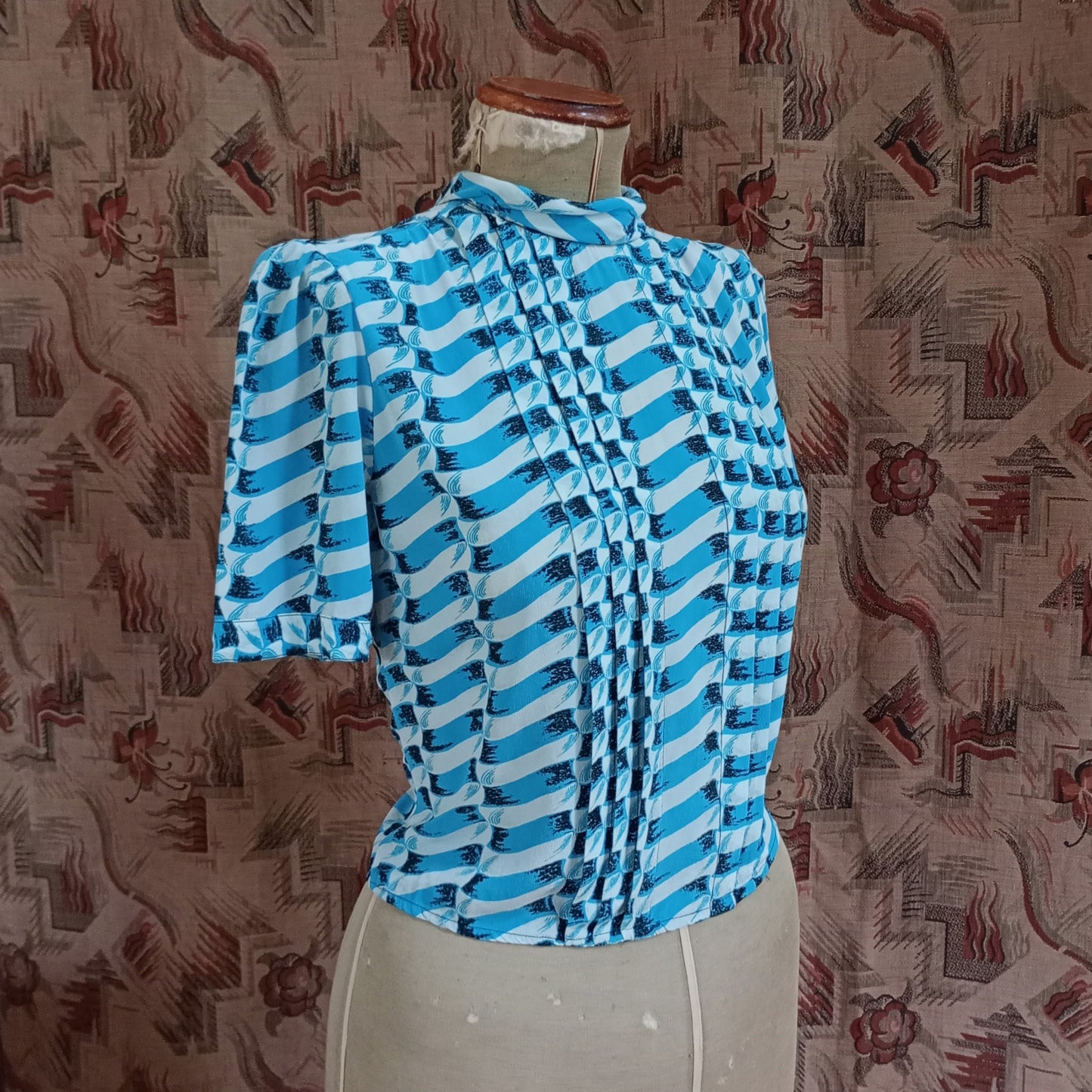 Superb Vintage 1940s Crepe Blouse Geometric Print Shirt UK XS