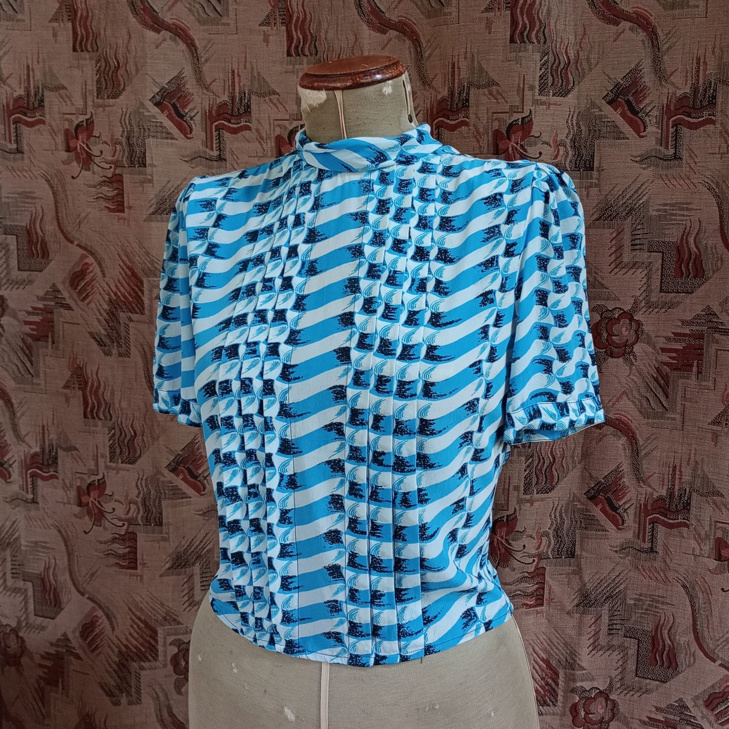 Superb Vintage 1940s Crepe Blouse Geometric Print Shirt UK XS