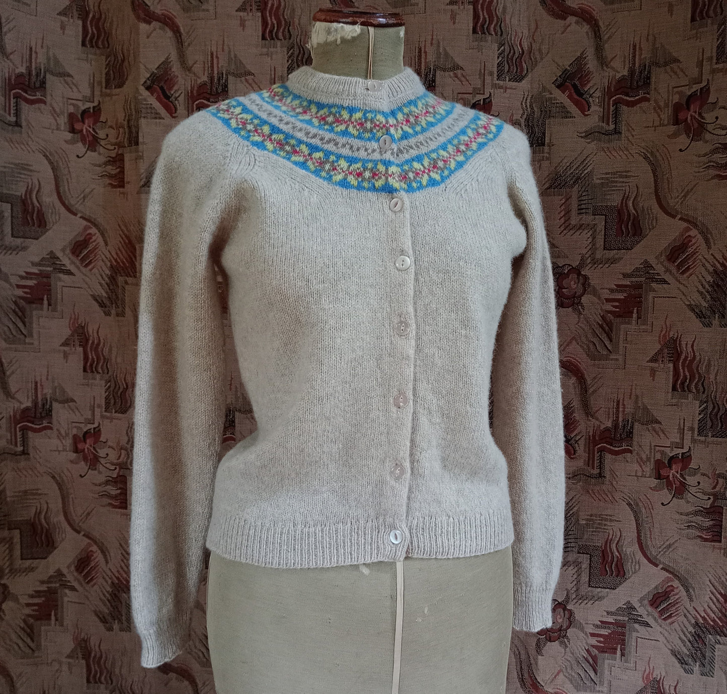 Original Vintage 1950s Knitted Cardigan Sweater Oatmeal Fair Isle Yoke UK S/M