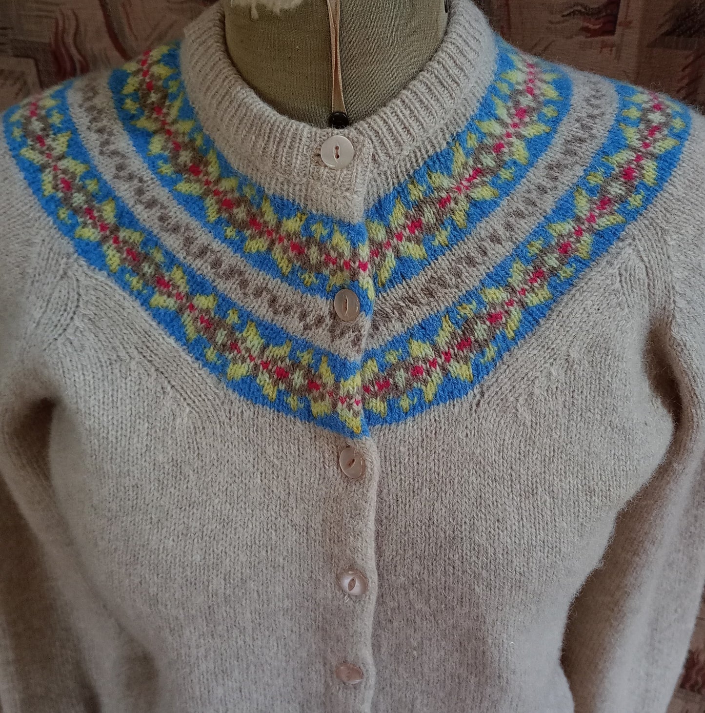 Original Vintage 1950s Knitted Cardigan Sweater Oatmeal Fair Isle Yoke UK S/M